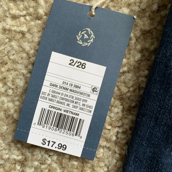 Jean Shorts - Picture 6 of 6